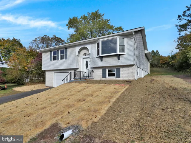 $320,000 | 76 Crestview Drive, Pottsville, PA 17901