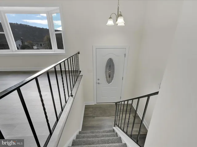 $320,000 | 76 Crestview Drive, Pottsville, PA 17901