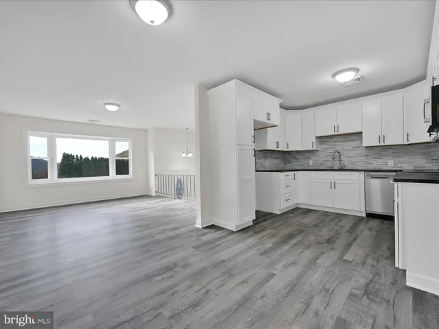 $320,000 | 76 Crestview Drive, Pottsville, PA 17901