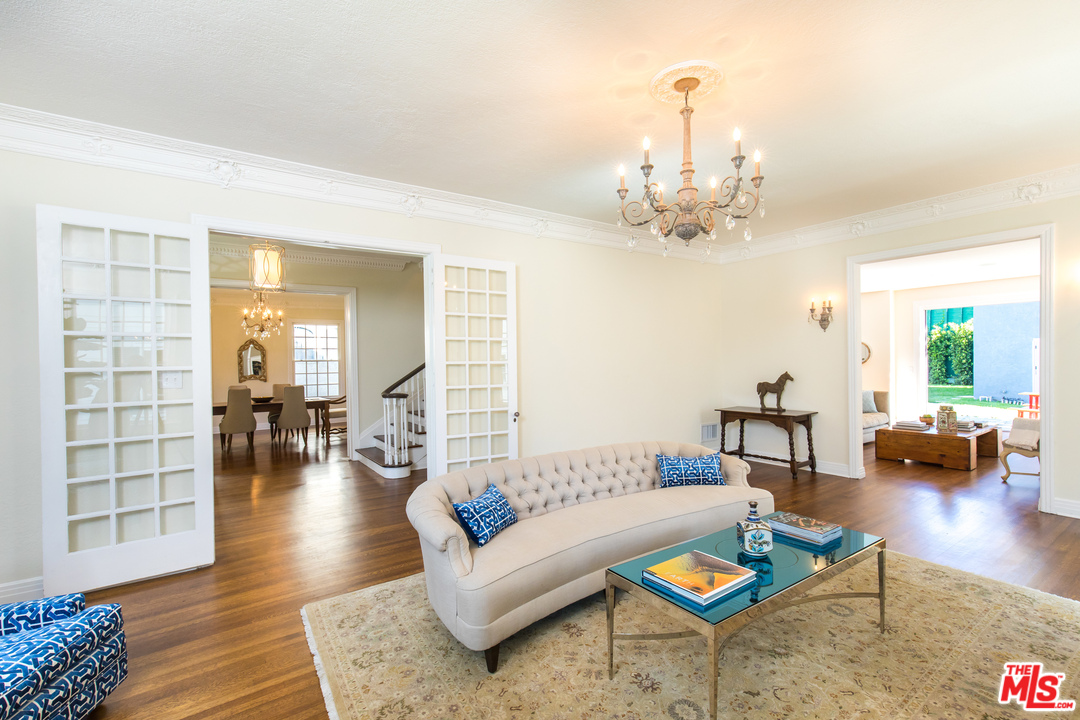 1710 Buckingham Road Los Angeles, CA 90019 - Photo 5 of 17
