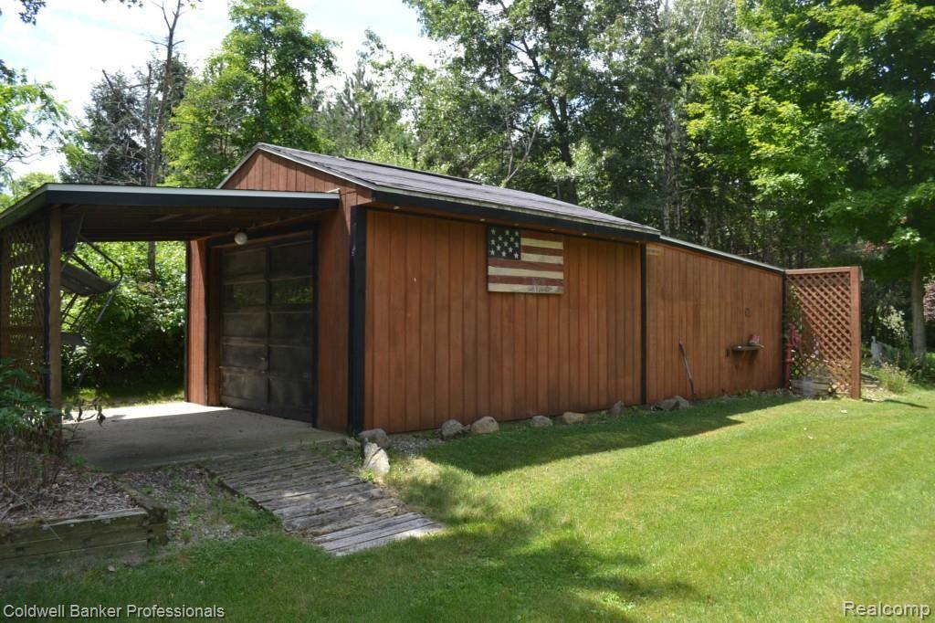 2729 Reed Road Lapeer, MI 48446 - Photo 8 of 32 31x14 cement floor barn with electricity