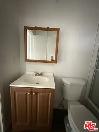 $1,850 | 1816 North Gramercy Place, Unit 304, Los Angeles, CA 90028