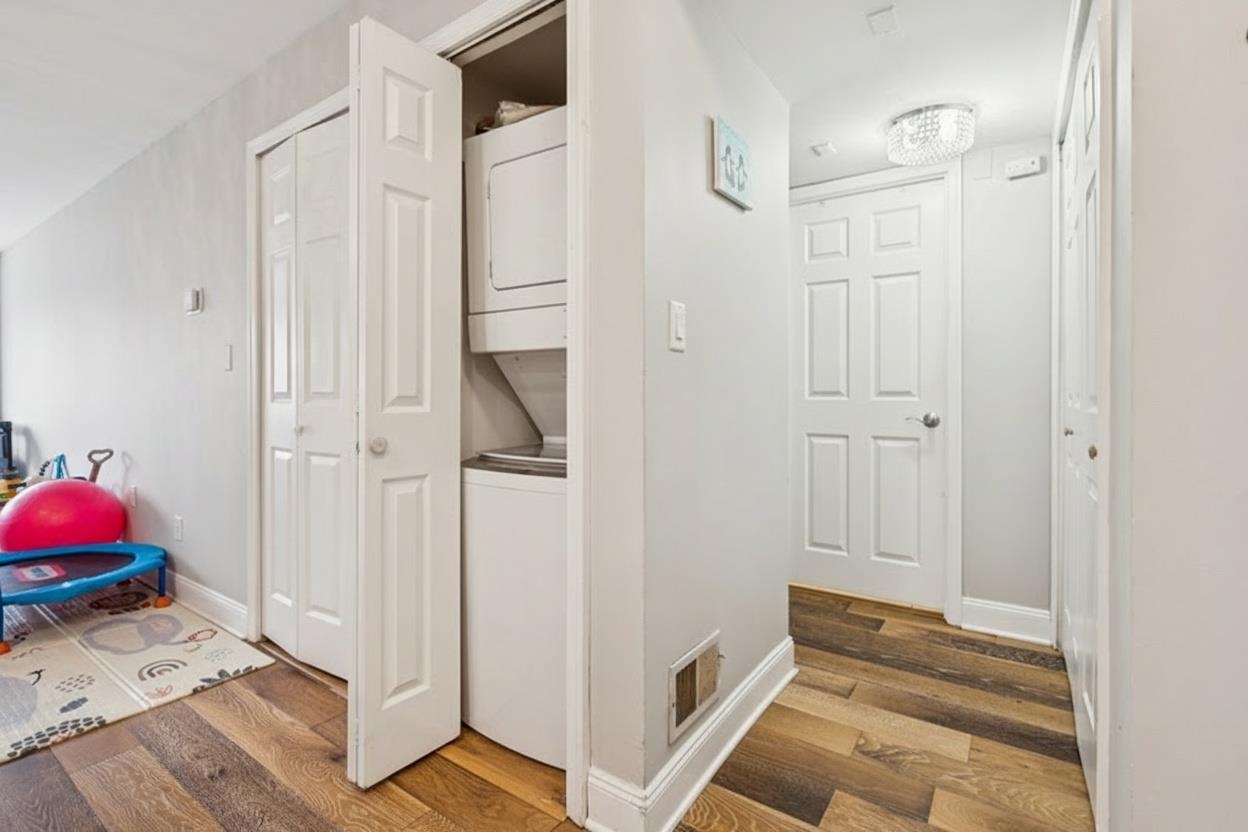 403 Hancock Court, Unit 403 Edgewater, NJ 07020 - Photo 12 of 17