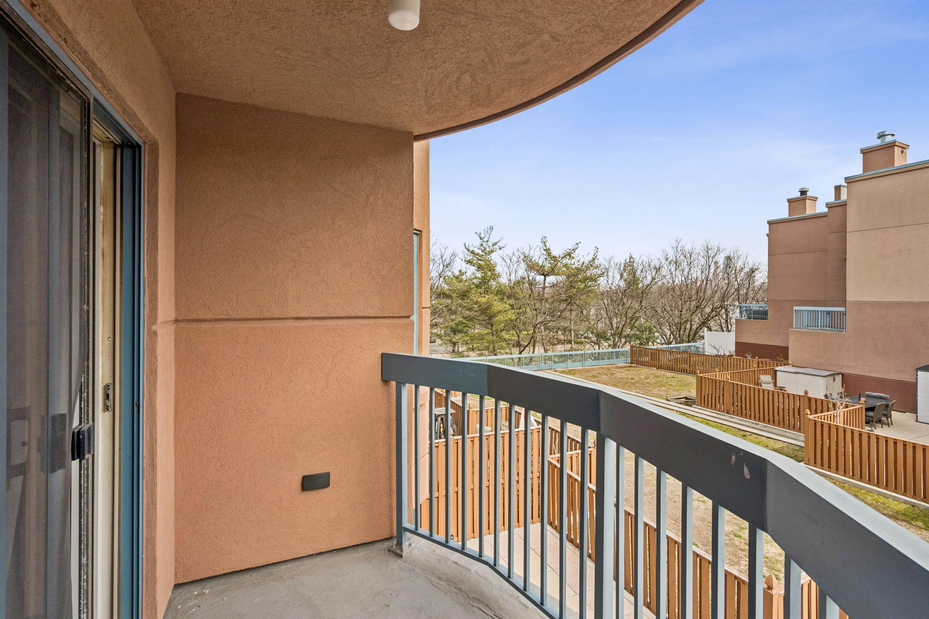 403 Hancock Court, Unit 403 Edgewater, NJ 07020 - Photo 14 of 17