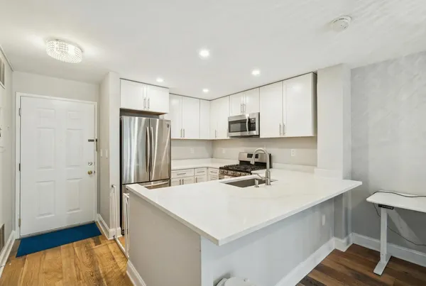 $460,000 | 403 Hancock Court, Unit 403, Edgewater, NJ 07020