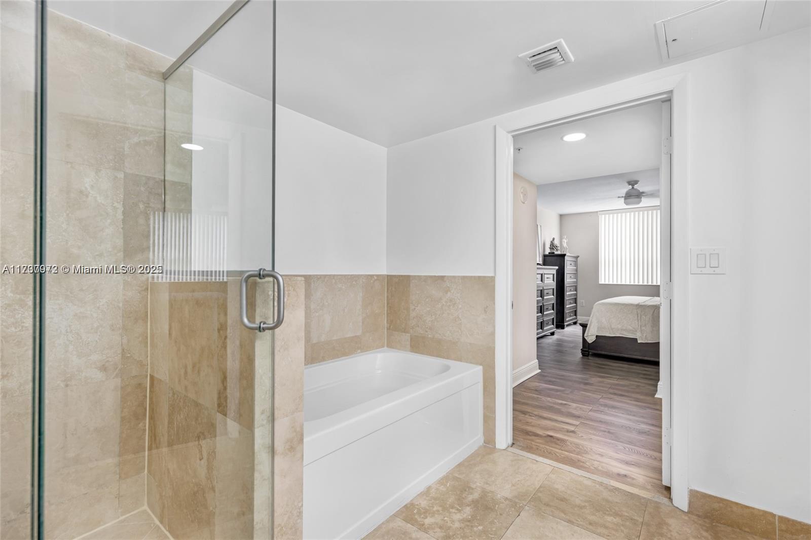 3232 Southwest 22nd Terrace, Unit 301 Miami, FL 33145 - Photo 21 of 33