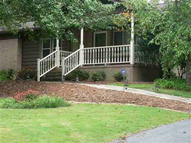 8 Wildwood Road Greenville, SC 29615 - Photo 1 of 24 Gallery Image 1