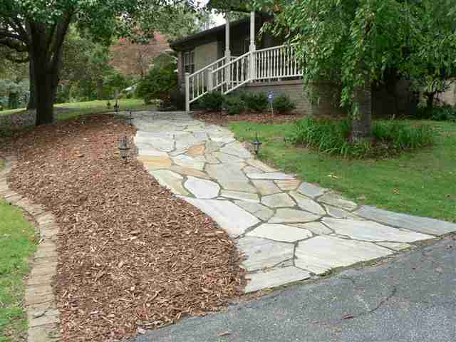 8 Wildwood Road Greenville, SC 29615 - Photo 3 of 24 Gallery Image 3
