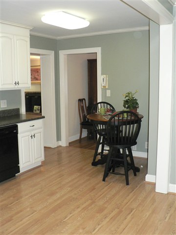8 Wildwood Road Greenville, SC 29615 - Photo 6 of 24 Gallery Image 6