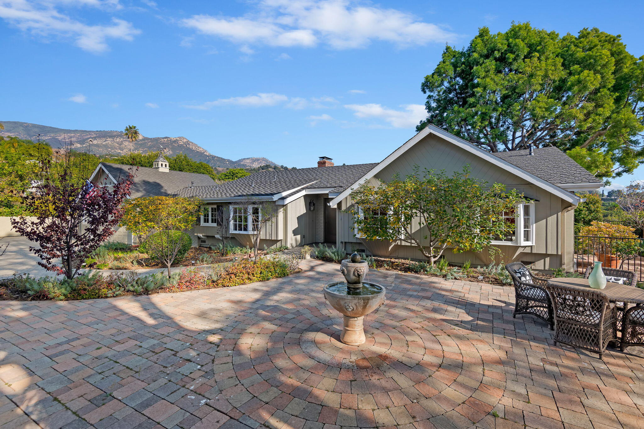 236 Northridge Road Santa Barbara, CA 93105 - Photo 3 of 43 Front Courtyard