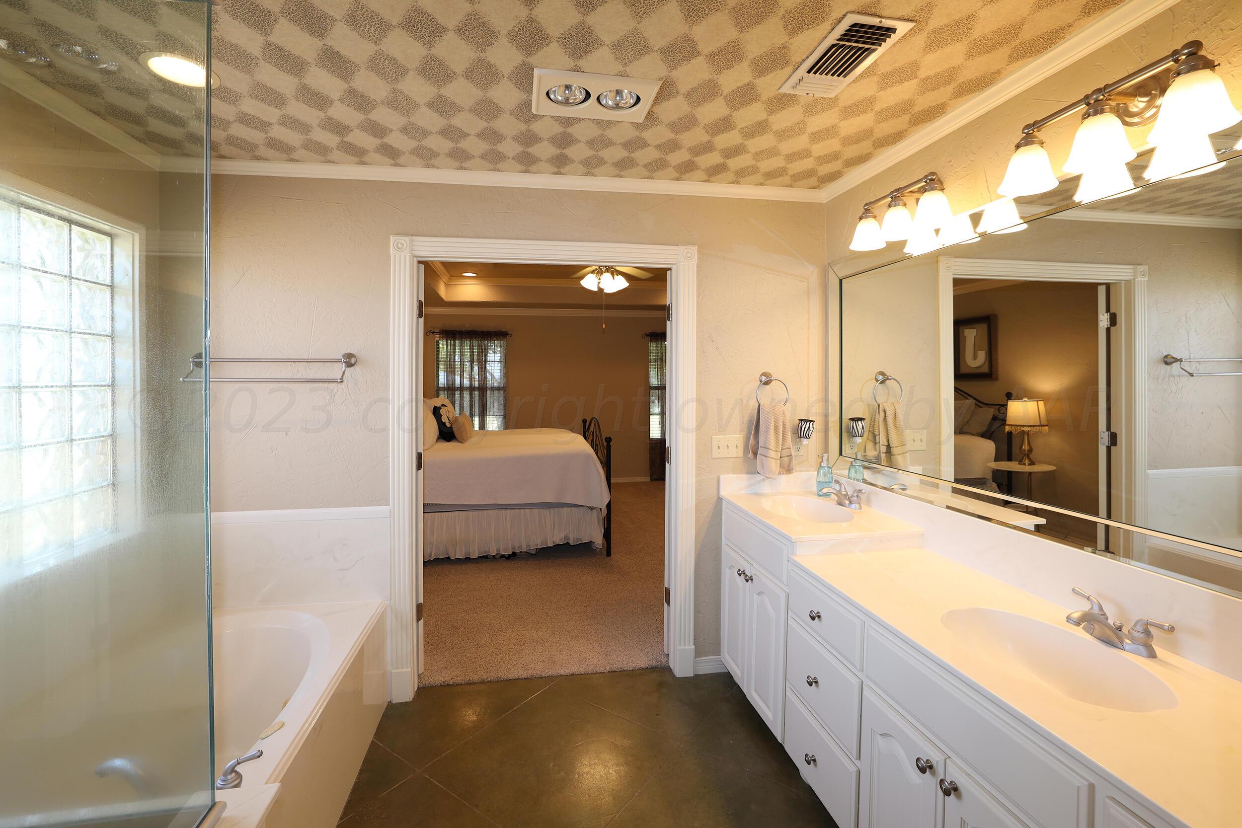 16339 Country Road Canyon, TX 79015 - Photo 27 of 56 Master Bath3