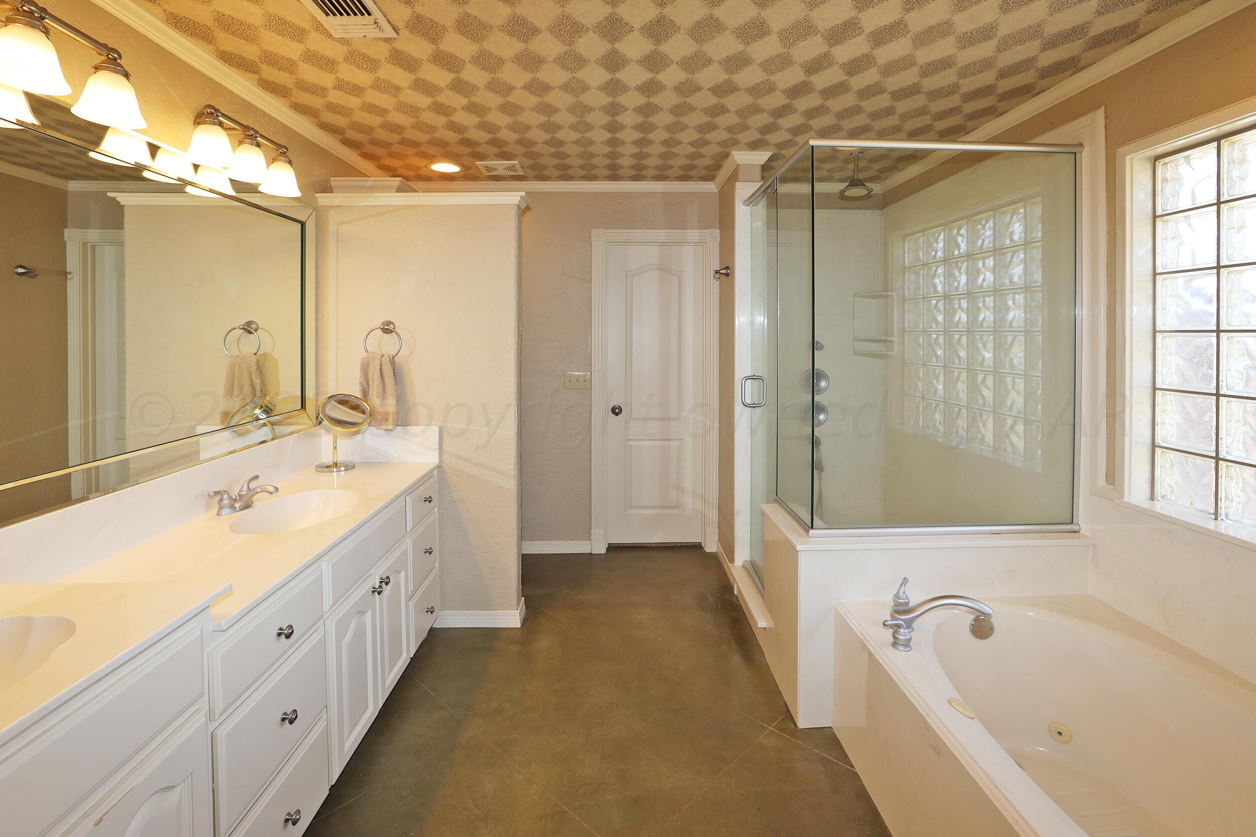 16339 Country Road Canyon, TX 79015 - Photo 29 of 56 Master Bath