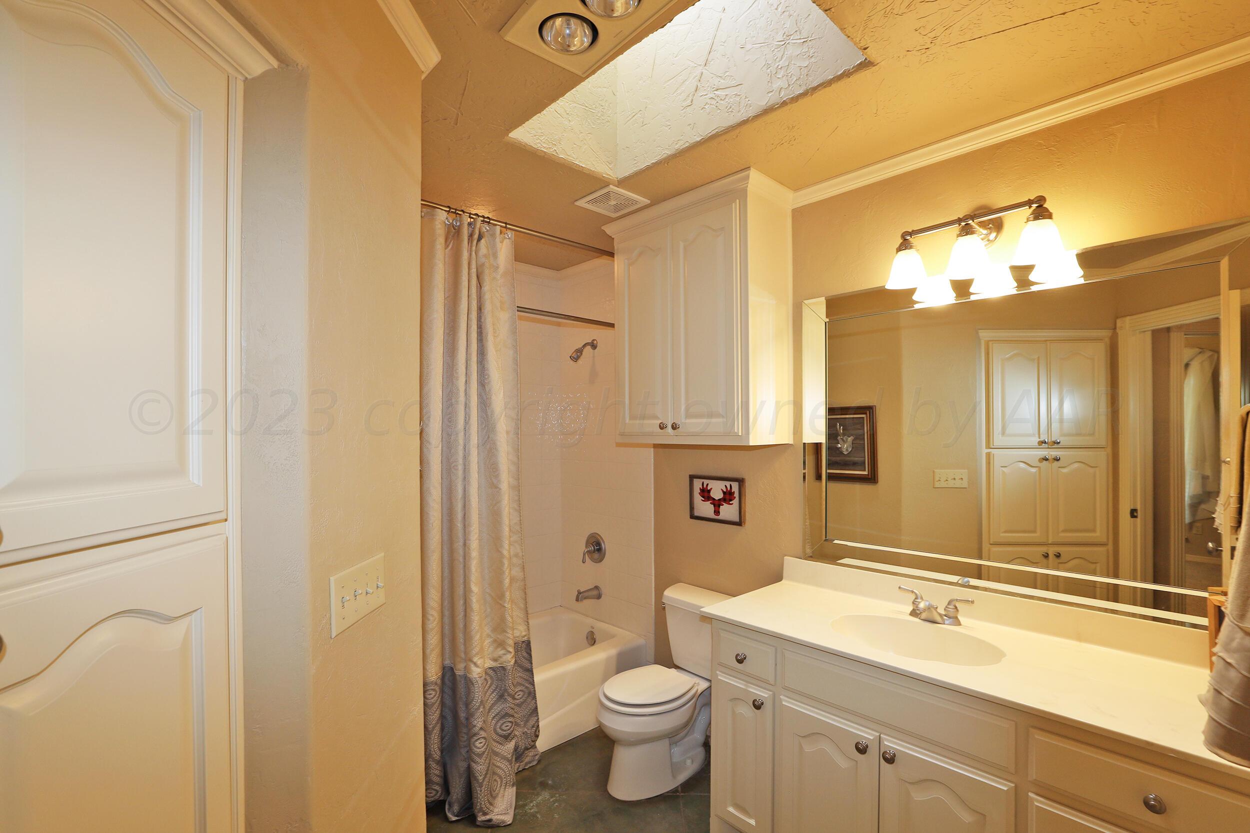 16339 Country Road Canyon, TX 79015 - Photo 35 of 56 Bathroom