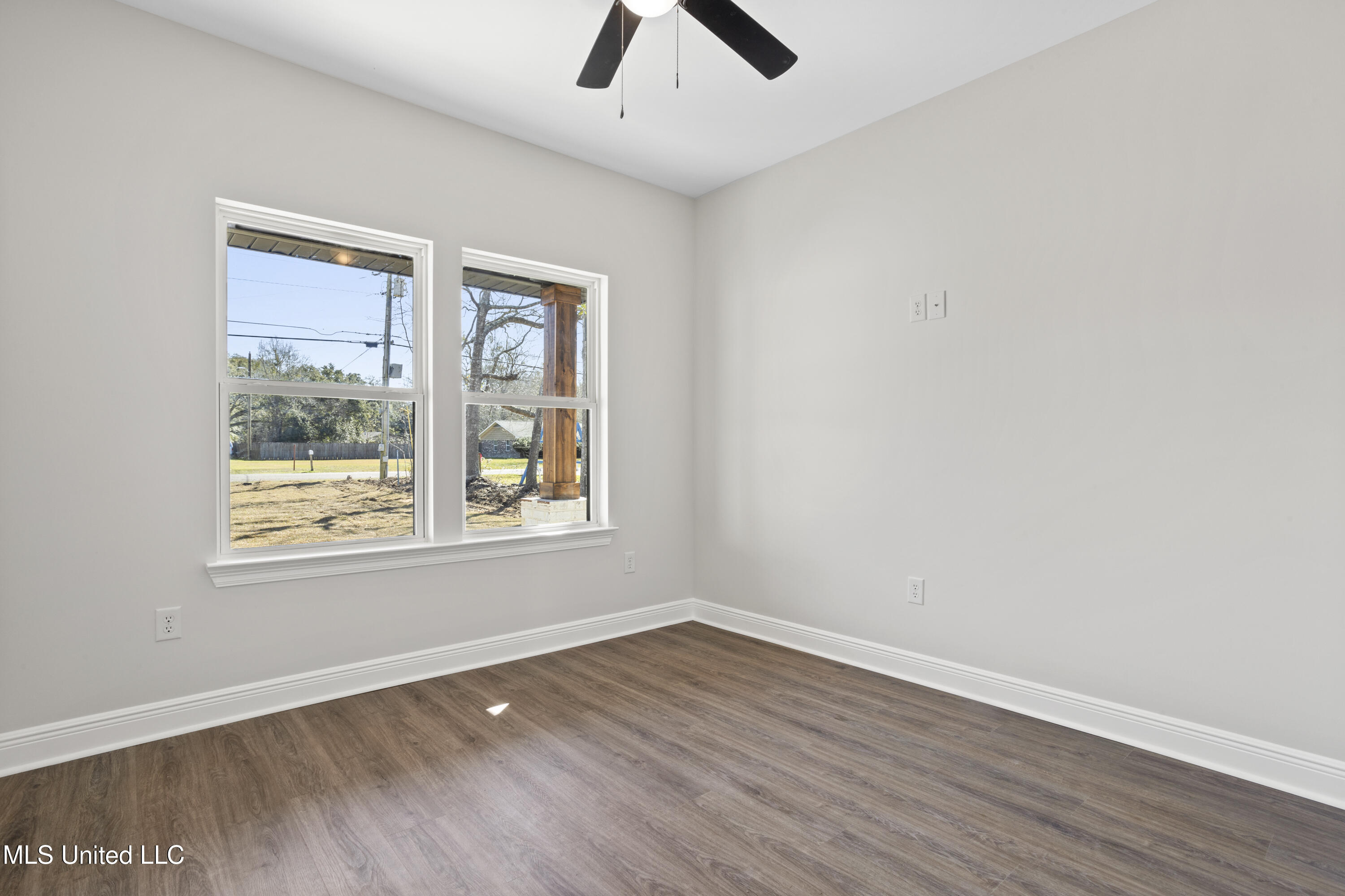 1703 Ladnier Road Gautier, MS 39553 - Photo 23 of 32 023