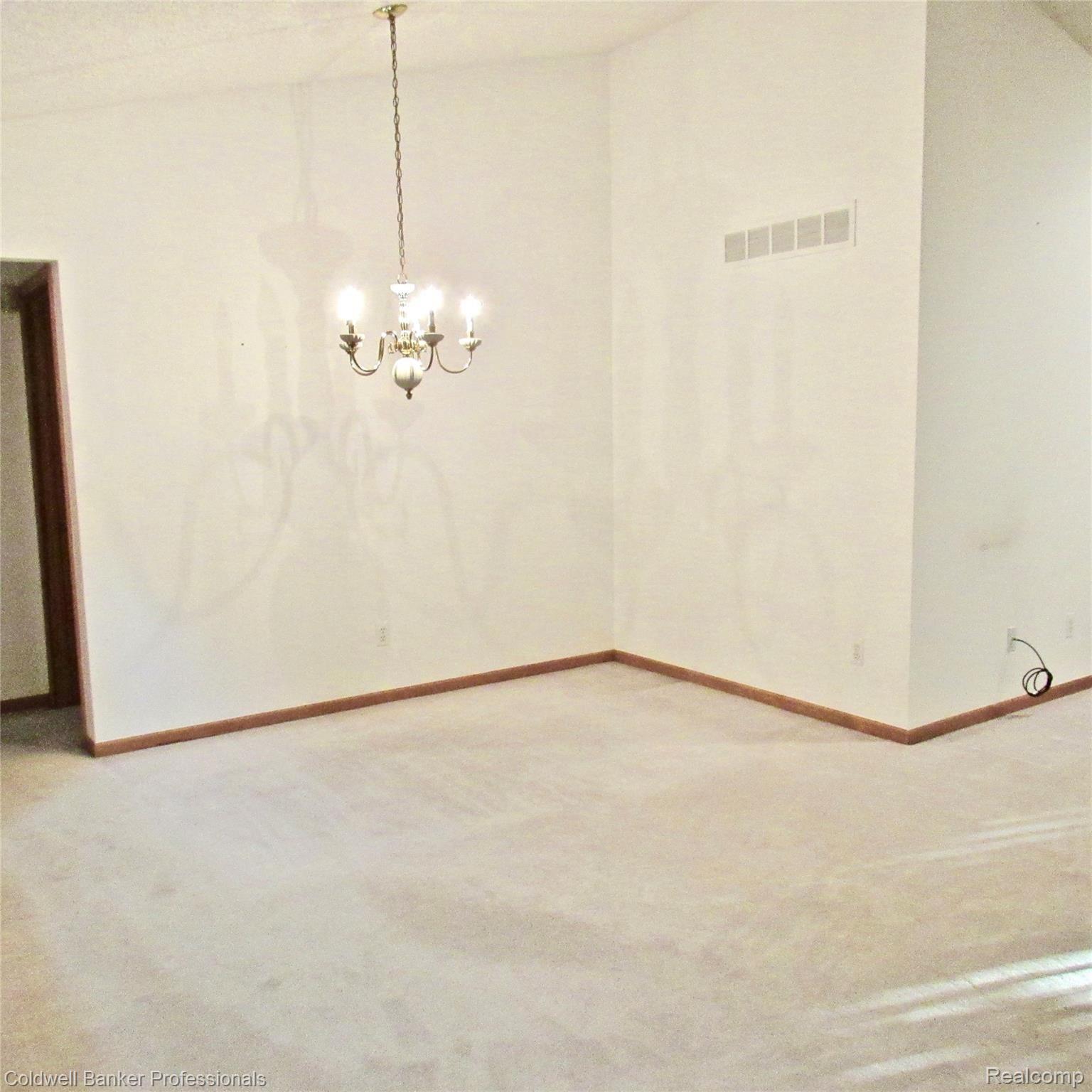 22320 River Ridge Trail Farmington, MI 48335 - Photo 14 of 43 Dining Room