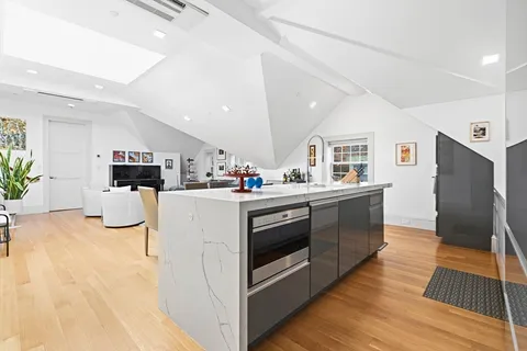 $1,925,000 | 1762 Beacon Street, Unit 4, Brookline, MA 02445