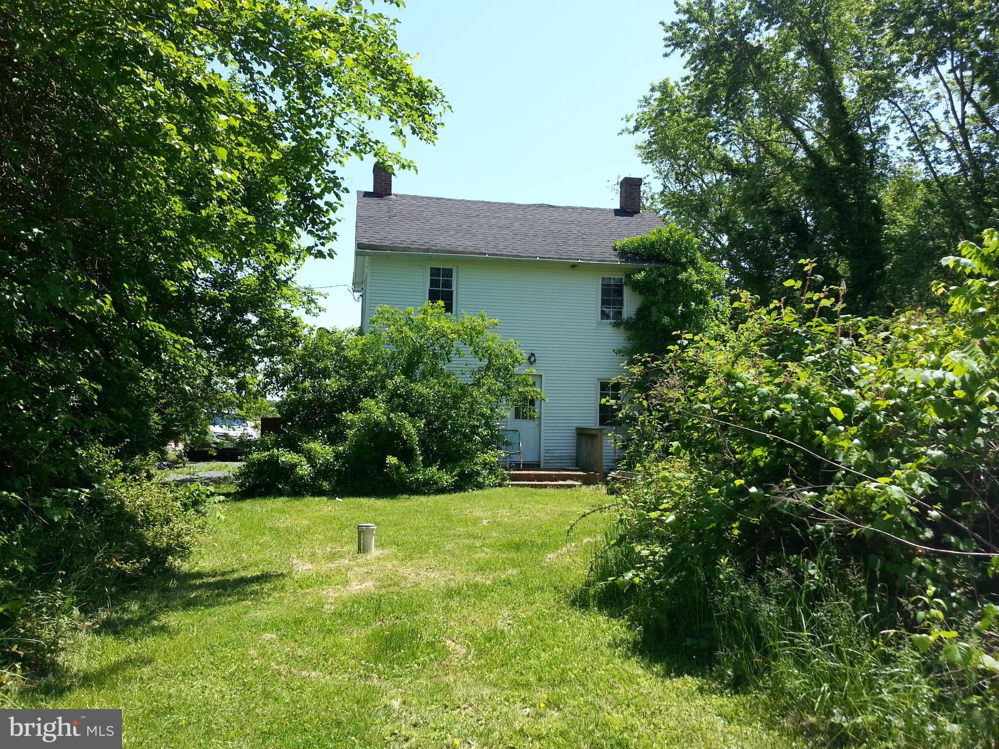 Exterior (Rear)