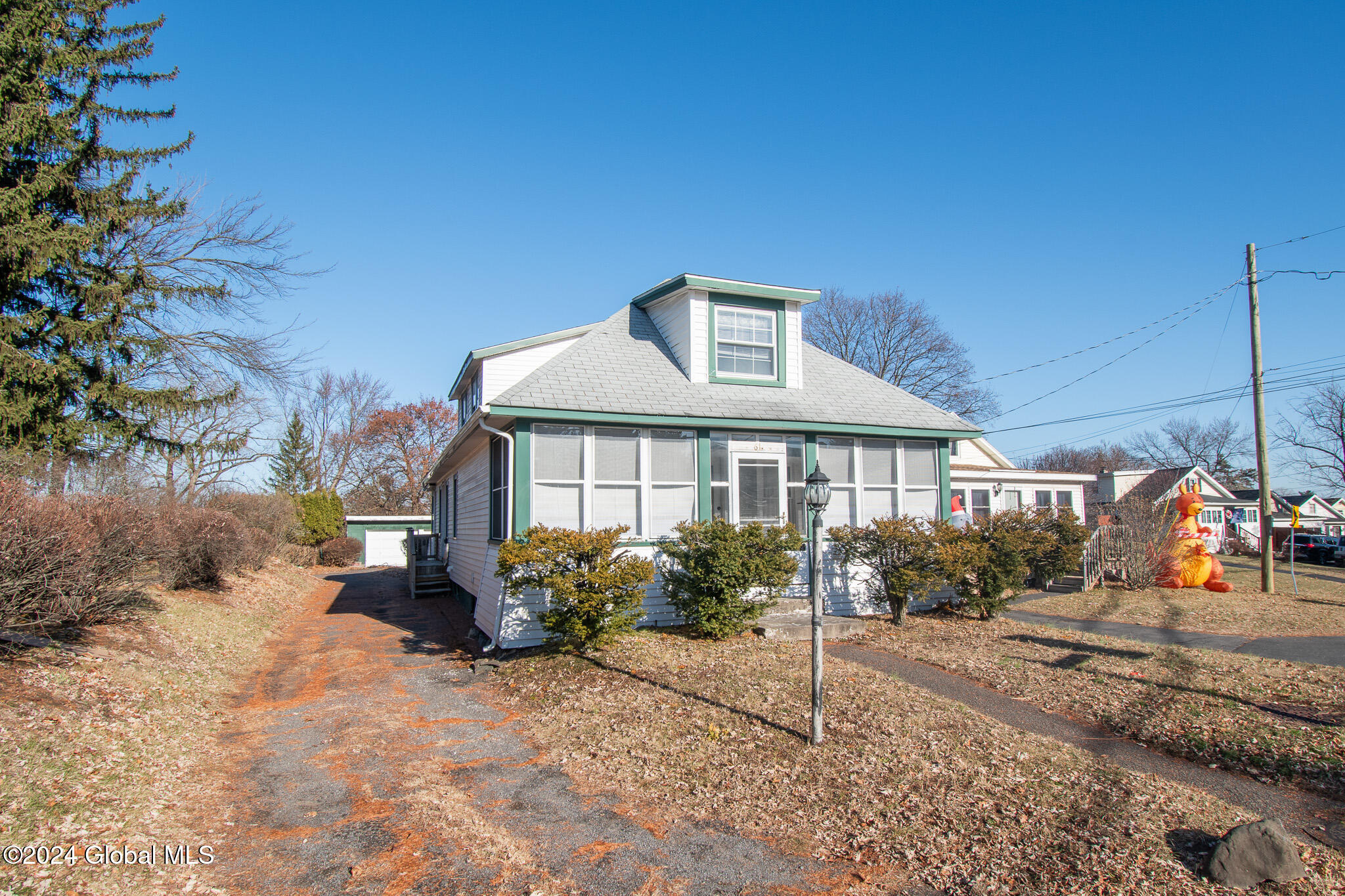 61 Osborne Road Colonie, NY 12205 - Photo 2 of 25 DSC_0751
