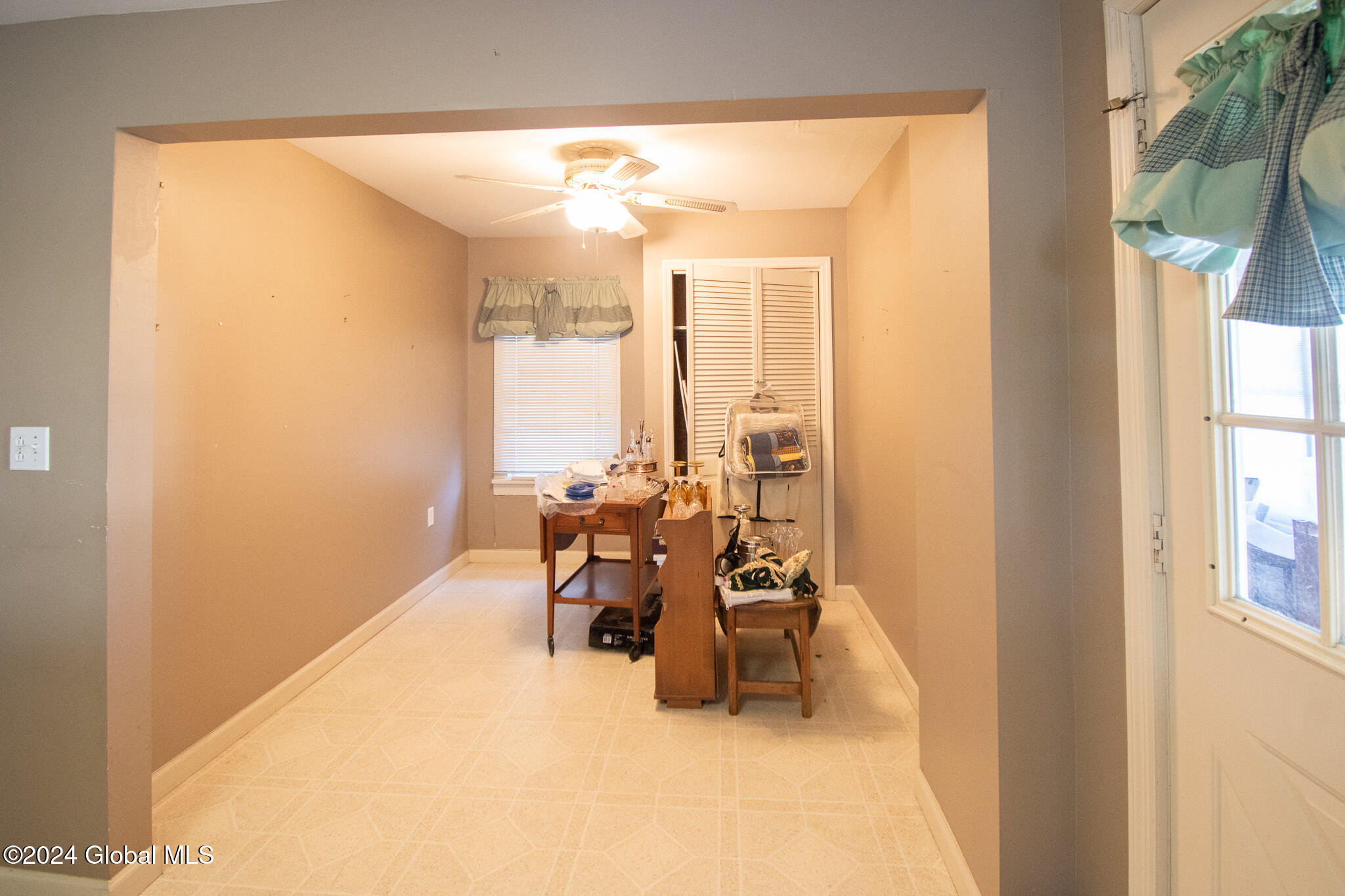 61 Osborne Road Colonie, NY 12205 - Photo 6 of 25 DSC_0783