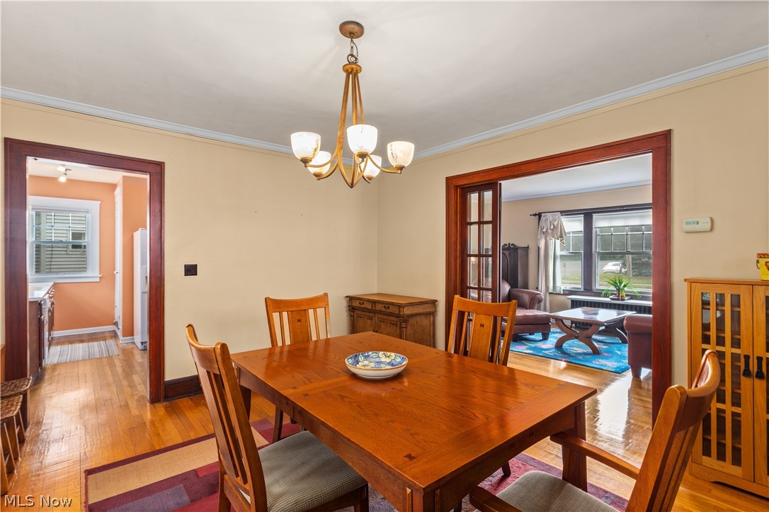 2512 Lee Road Cleveland, OH 44118 - Photo 13 of 35 Dining room