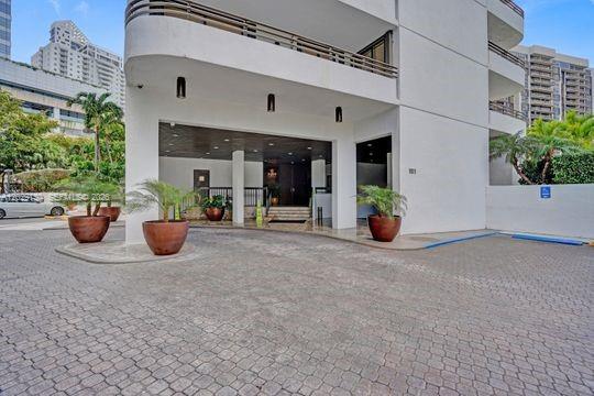 151 Southeast 15th Road, Unit 502 Miami, FL 33131 - Photo 26 of 26 Photo 26