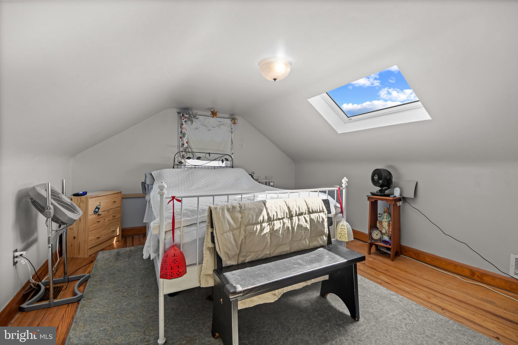 320 South Taylor Avenue Baltimore, MD 21221 - Photo 21 of 25 Bedroom 4