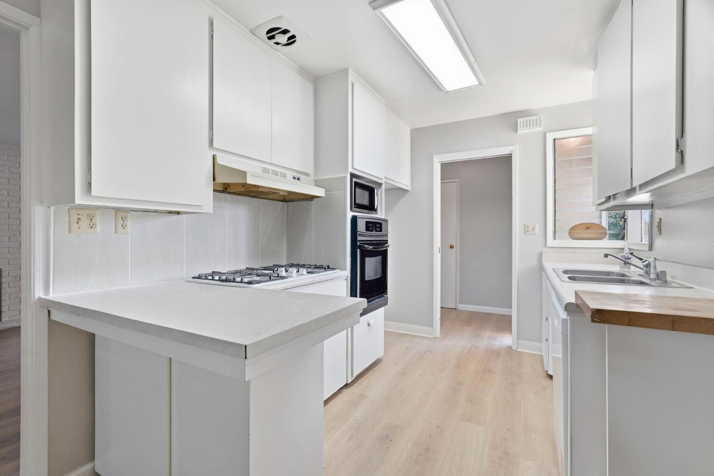 725 Santa Rita Street Sunnyvale, CA 94085 - Photo 9 of 34