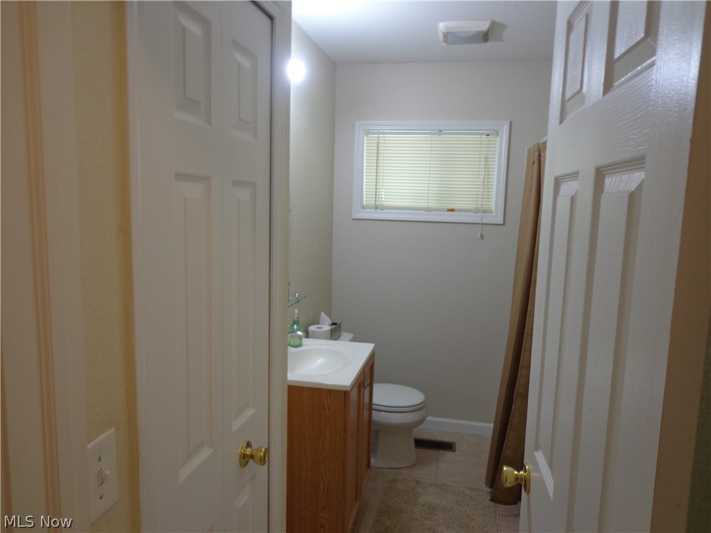 242 Nobottom Road Berea, OH 44017 - Photo 10 of 14 Gallery Image 10