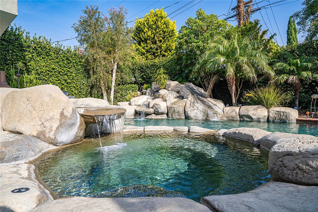 11792 Silver Fox Road Rossmoor, CA 90720 - Photo 20 of 49 a view of a backyard with sitting area
