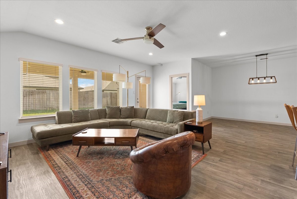 8207 Sugar Cane Lane Rosharon, TX 77583 - Photo 15 of 23 Gallery Image 15