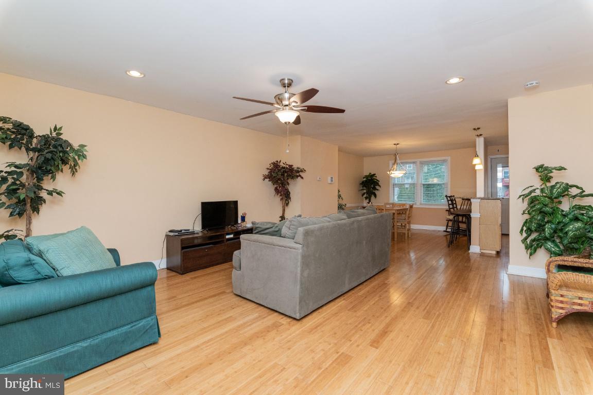 1045 Reverdy Road Baltimore, MD 21212 - Photo 2 of 28