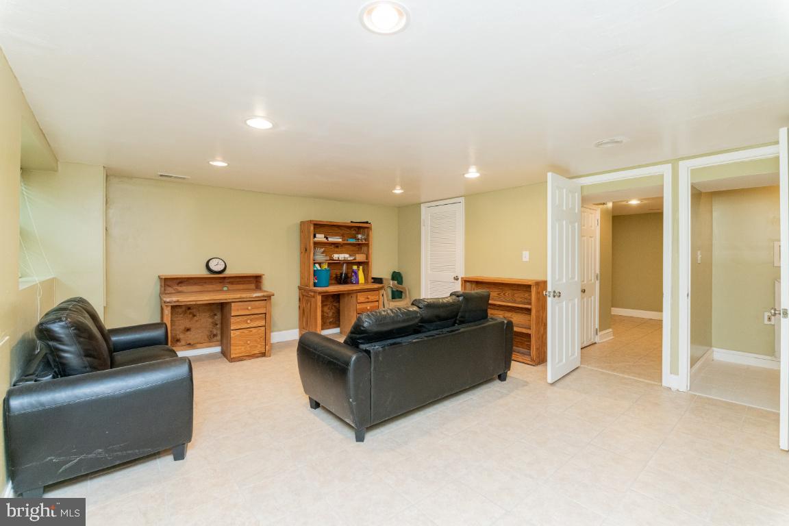 1045 Reverdy Road Baltimore, MD 21212 - Photo 16 of 28