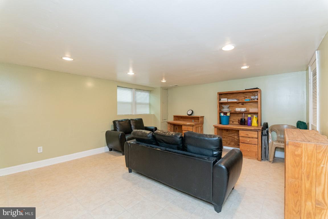 1045 Reverdy Road Baltimore, MD 21212 - Photo 17 of 28