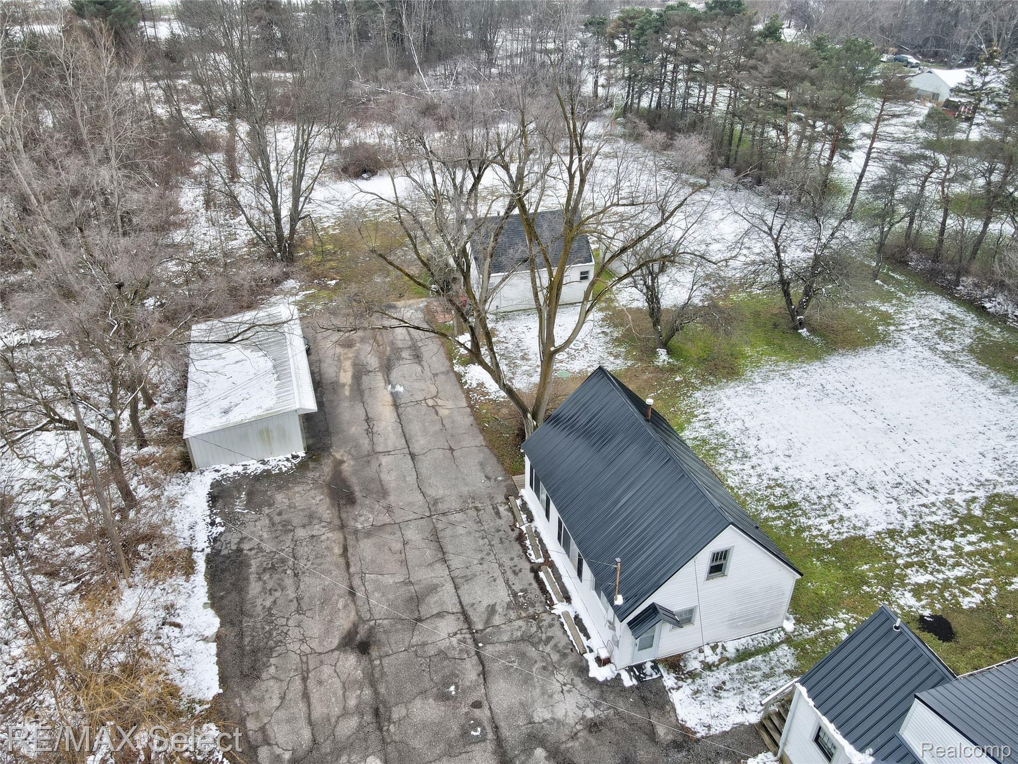 8085 Corunna Road Flint, MI 48532 - Photo 3 of 98 8085 Corunna Rd 002.jpg
