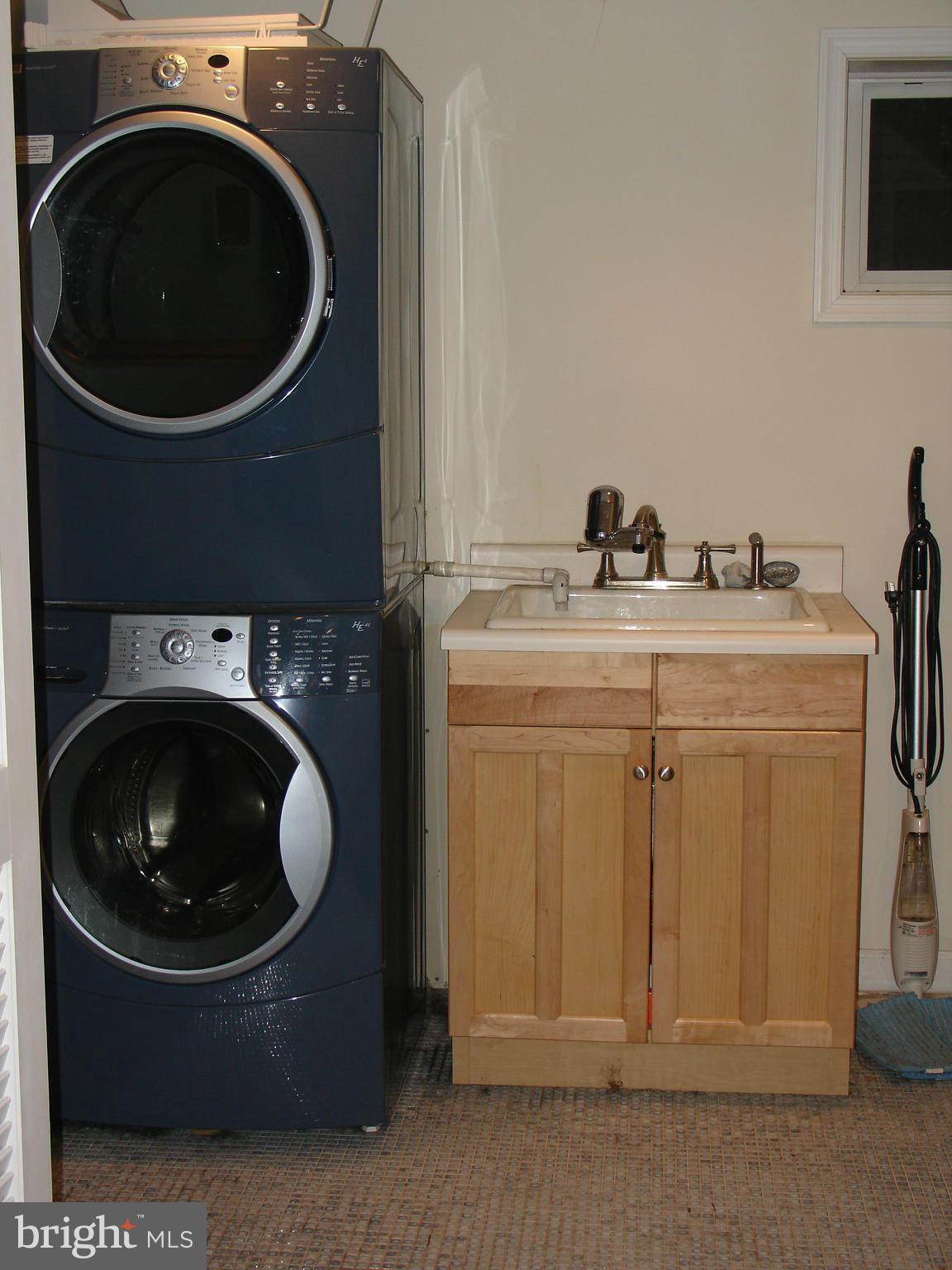 10412 Rodney Road Silver Spring, MD 20903 - Photo 20 of 20 Laundry