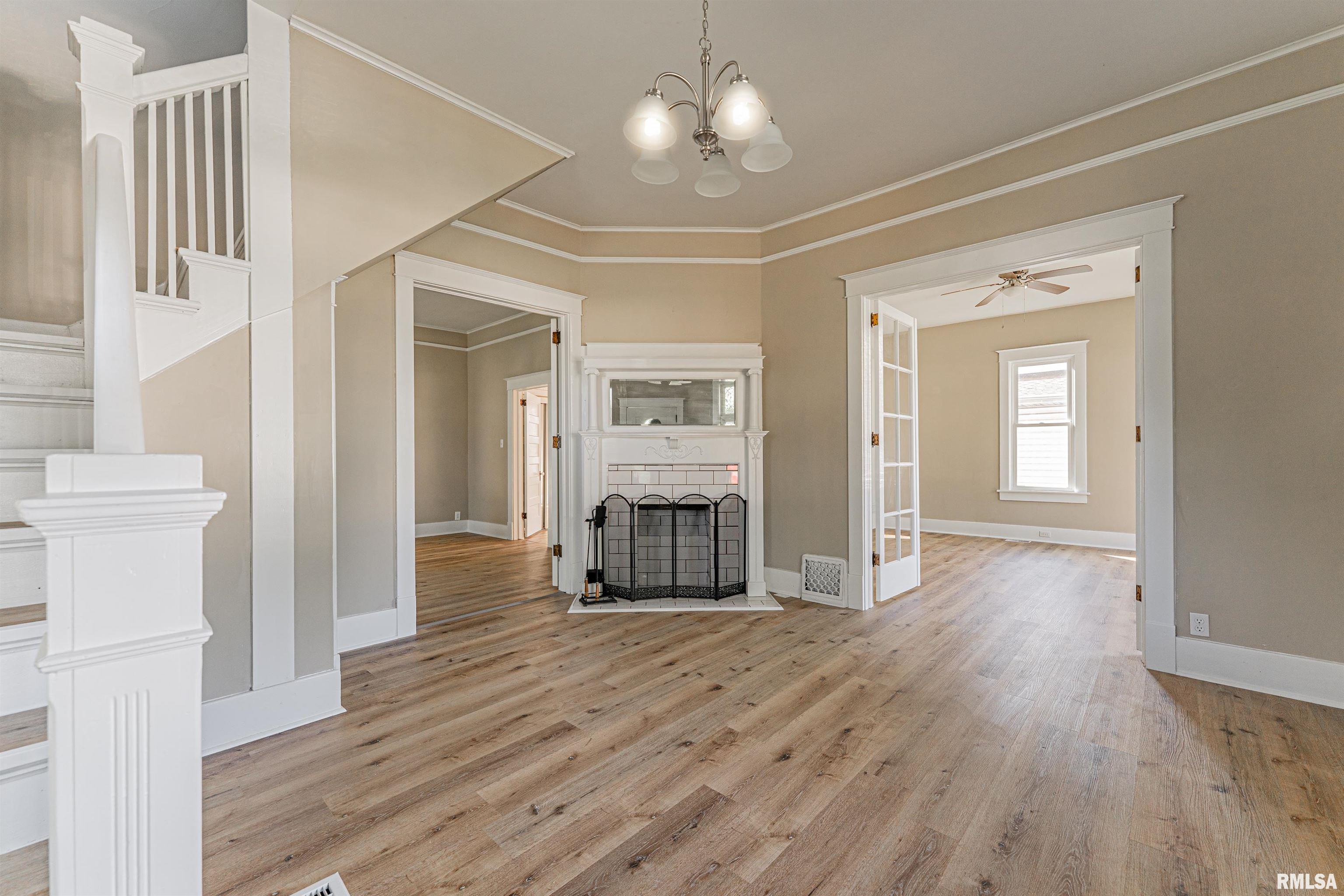 929 Decatur Street Lincoln, IL 62656 - Photo 4 of 28