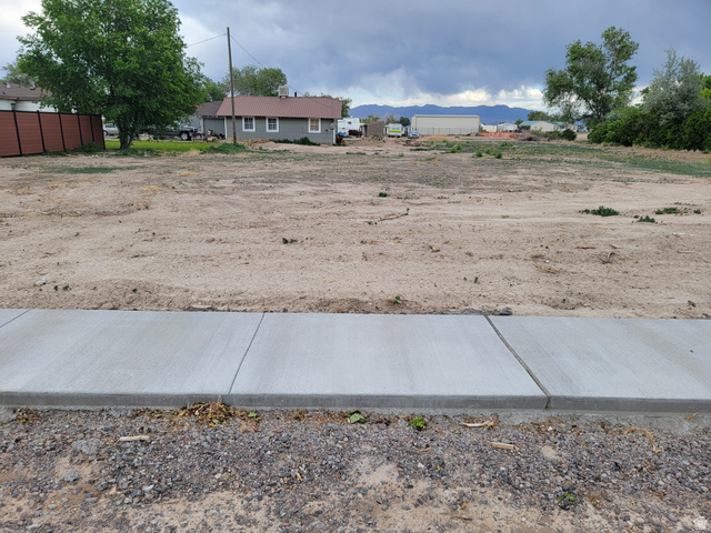 325 South 100th East, Unit 2 Delta, UT 84624 - Photo 1 of 6