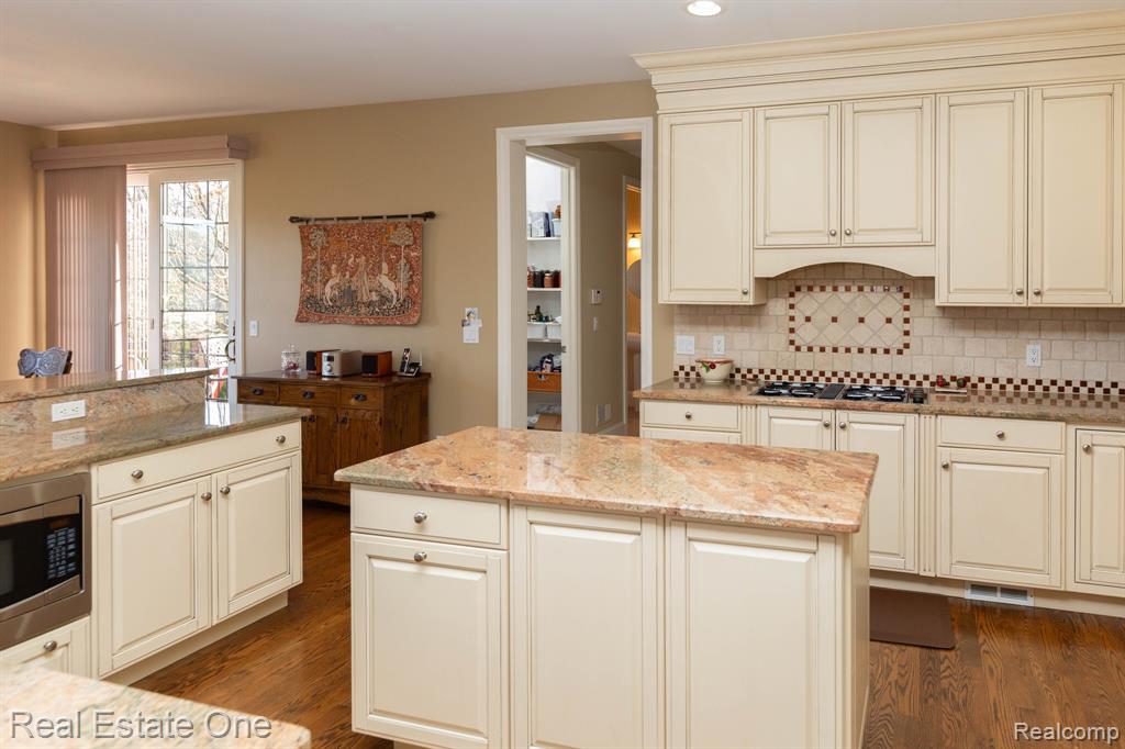658 Langley Road Rochester Hills, MI 48309 - Photo 30 of 55