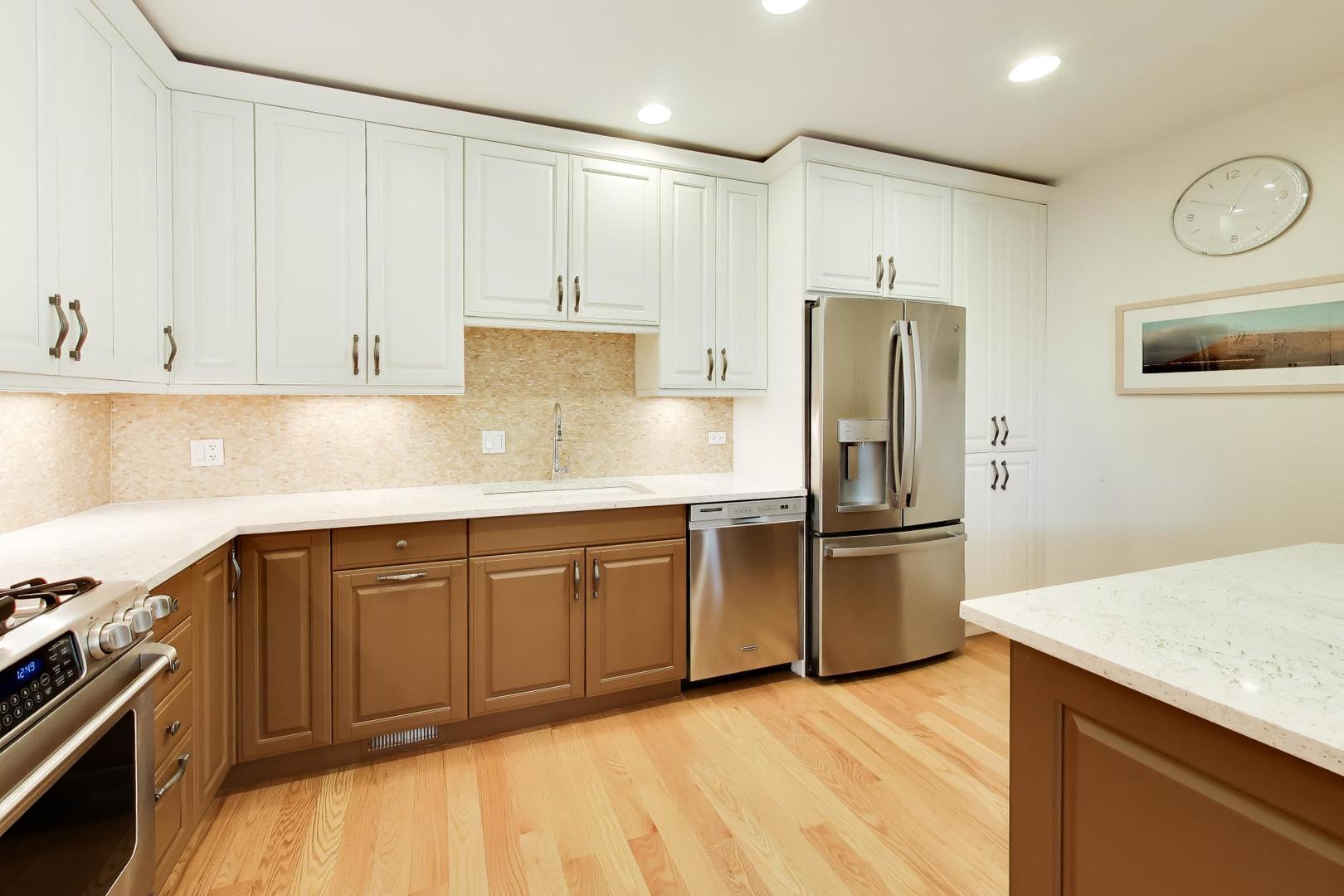 1041 Ridge Road, Unit 114 Wilmette, IL 60091 - Photo 7 of 35 Gallery Image 7