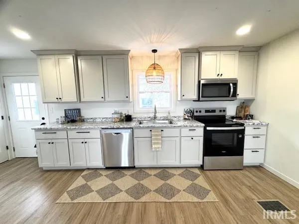 $289,000 | 8499 Highway 71, Dana, IN 47847