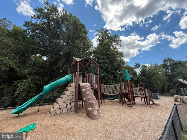 $889,900 | 6410 Wyngate Drive, Springfield, VA 22152