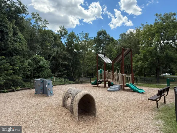 $889,900 | 6410 Wyngate Drive, Springfield, VA 22152