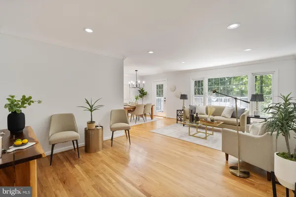 $889,900 | 6410 Wyngate Drive, Springfield, VA 22152