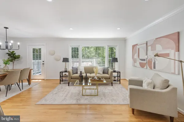 $889,900 | 6410 Wyngate Drive, Springfield, VA 22152