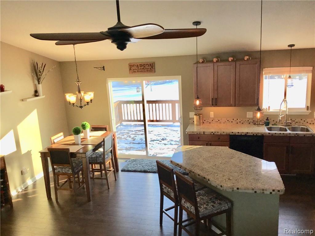 2531 West Coon Lake Road Howell, MI 48843 - Photo 7 of 31 4F172F59-5CA7-4739-B101-8B6772F44797.jpeg