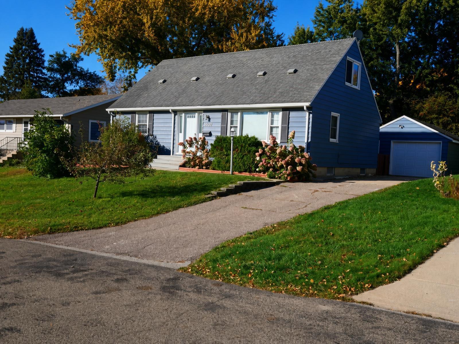 3507 17th Avenue Northwest Rochester, MN 55901 - Photo 2 of 28 Gallery Image 2