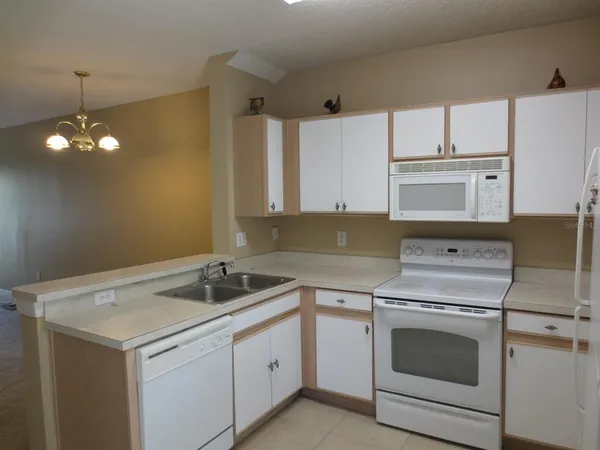 $1,750 | 6252 Osprey Lake Circle, Riverview, FL 33578