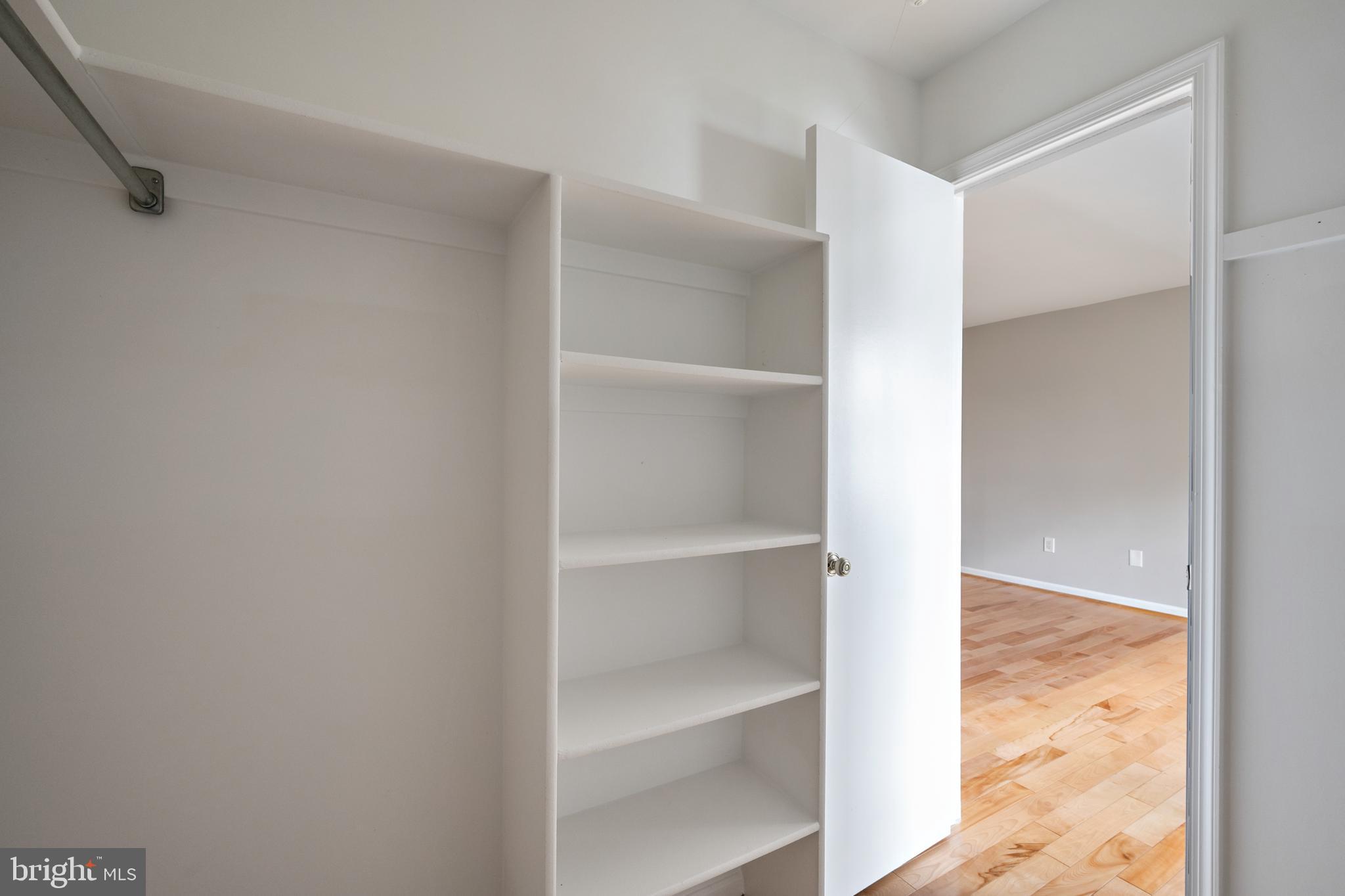 4333 Cub Run Road Chantilly, VA 20151 - Photo 33 of 44 PRIMARY BEDROOM WALK-IN CLCOSET