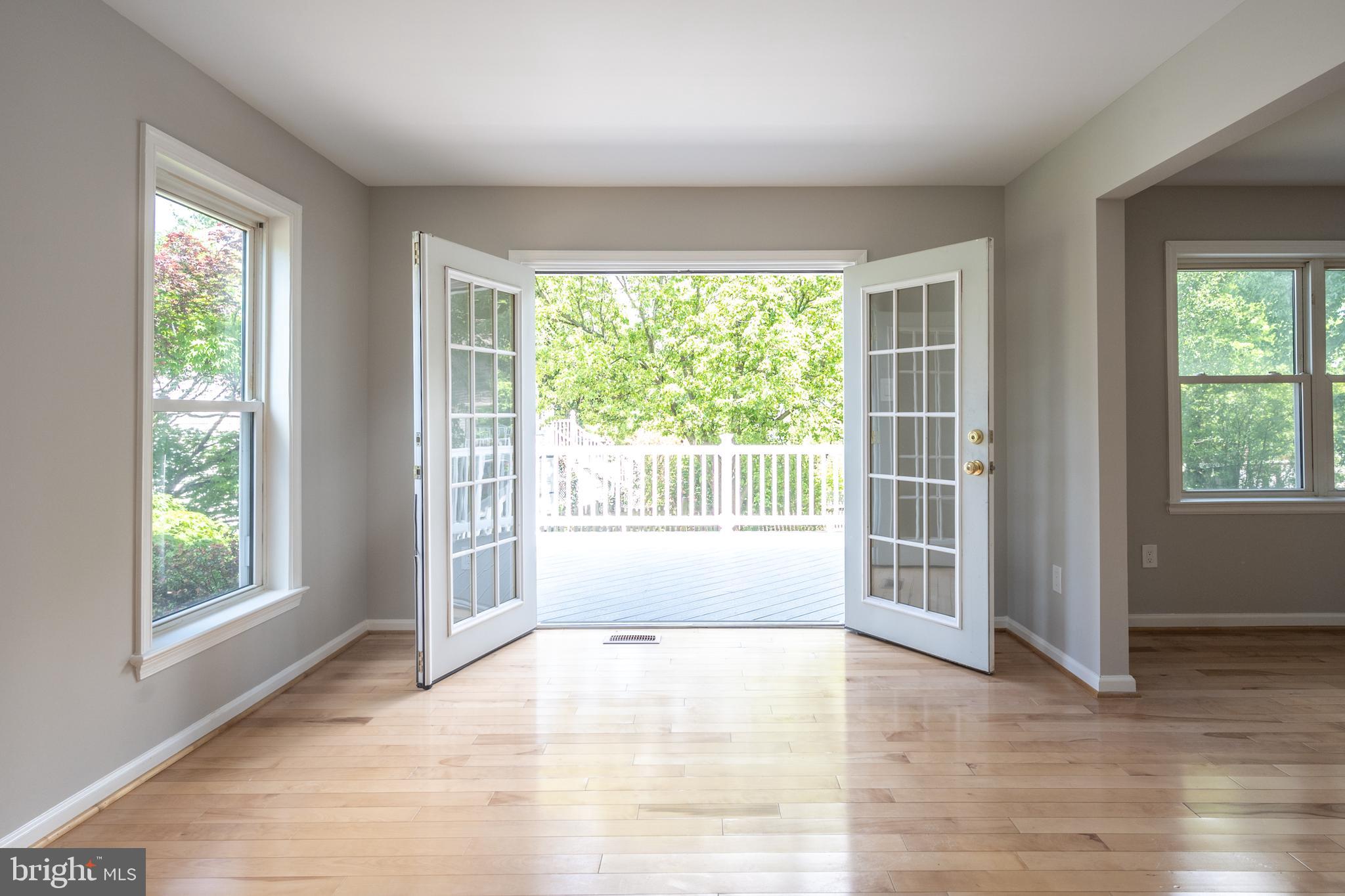 4333 Cub Run Road Chantilly, VA 20151 - Photo 10 of 44 LIVING ROOM 2
