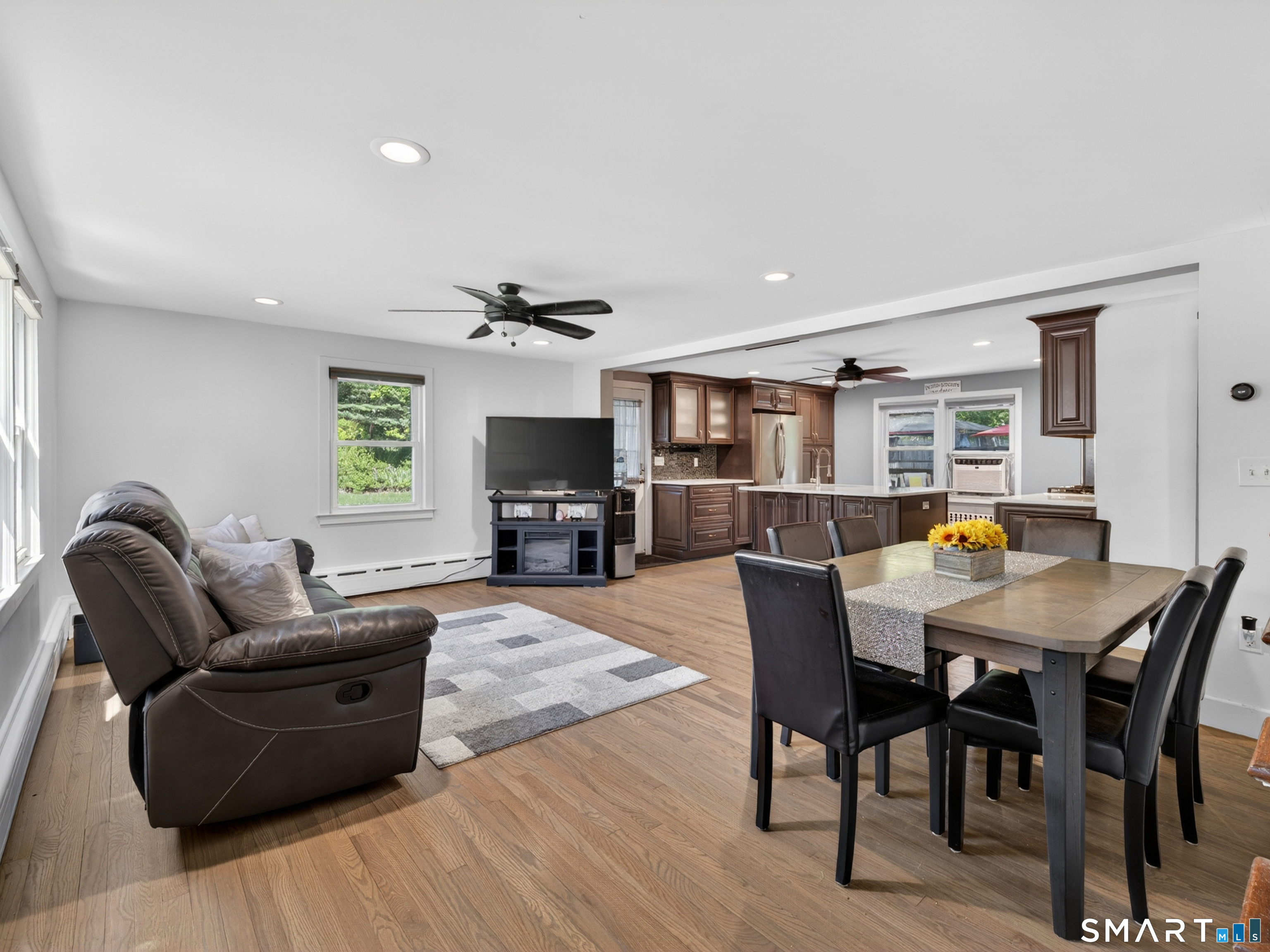 14 Oakwood Lane Clinton, CT 06413 - Photo 4 of 40